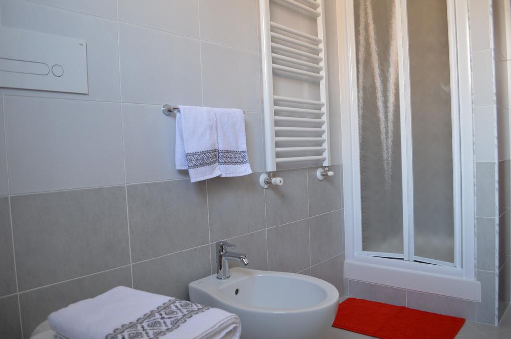 L'Orchidea Di Ale Bed & Breakfast Тиволи Терме Стая снимка